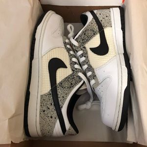 EUC Nike dunk low CL sz 8.5, 10.5 w, wht/blk/gry